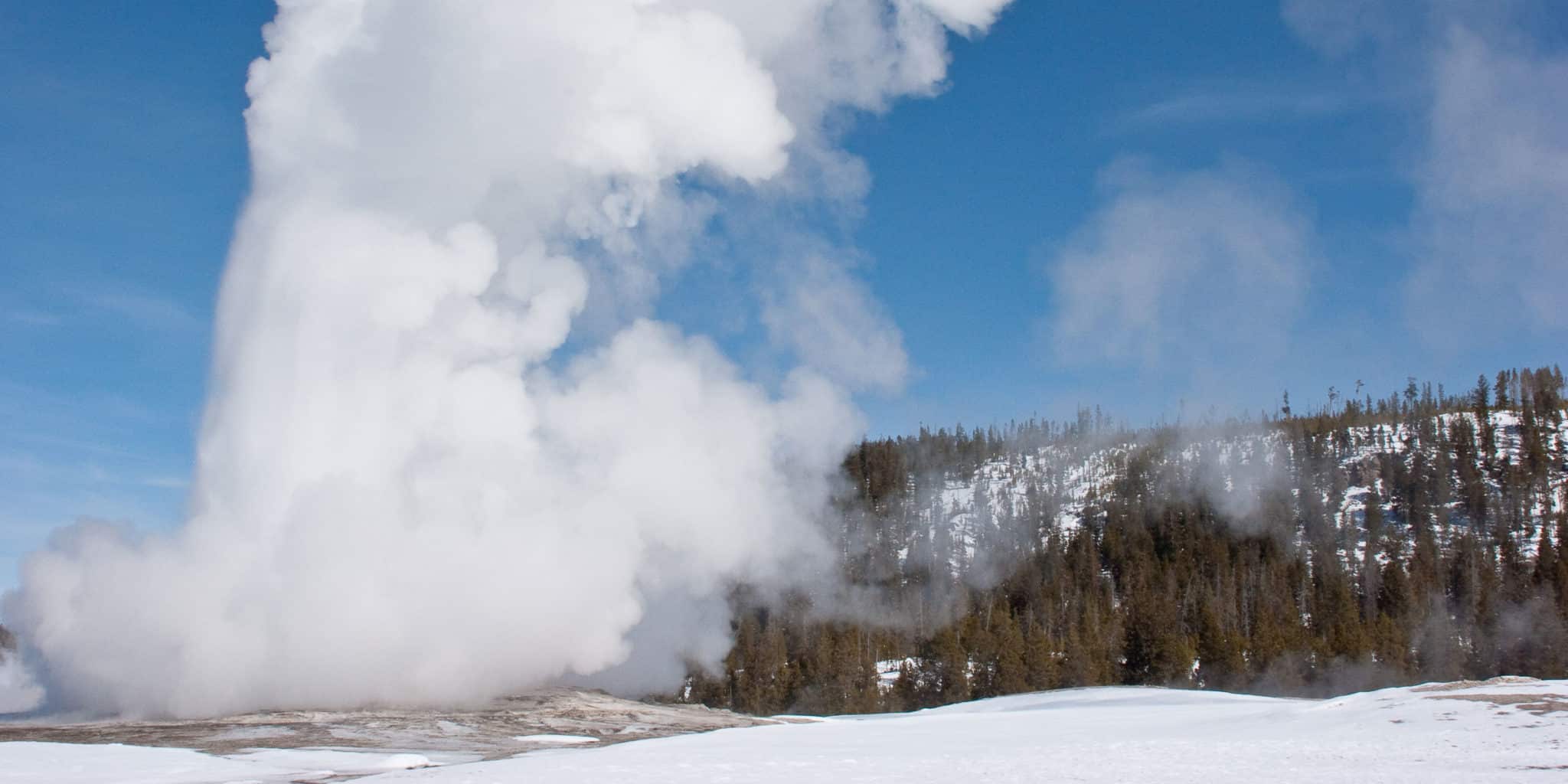 Yellowstone Winter Tours - Old Faithful | Snowmobile & Snowcoach